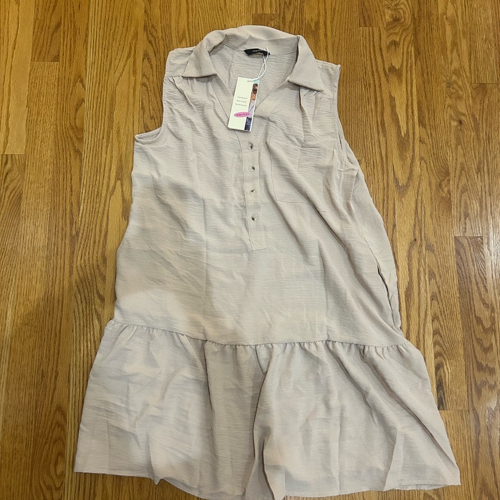 Chic Sleeveless Collared Dress in Light Gray